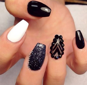 Lashious Nails & Beauty